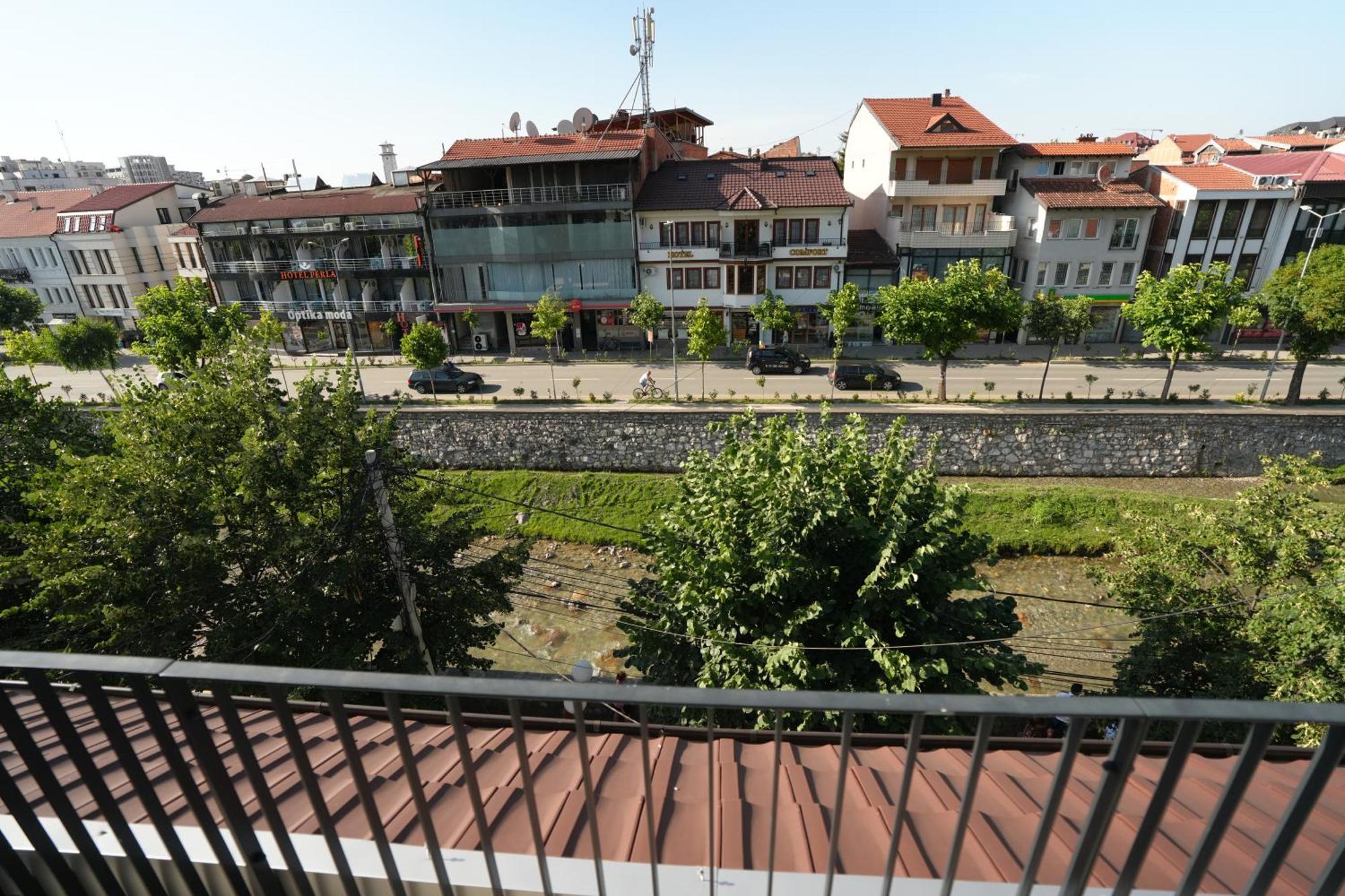 Biond Hotel Прізрен Екстер'єр фото